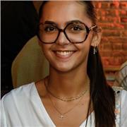 Étudiante en master de Droit à Paris, je souhaite donner des cours de français aux jeunes de niveau primaire au collège.